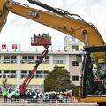 「校舎より高い!」さくらの小学生、建設機械に搭乗 未来の担い手確保へ、若手経営者ら企画