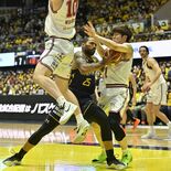 「先発の５人助けよう」　ブレックス、流れ変えたベンチメンバー　第４Q遠…