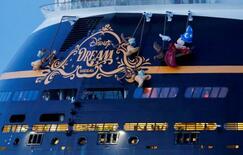 米ディズニー、売上高微減