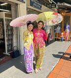 伝統衣装ケバヤ、世界遺産マラッカに彩り