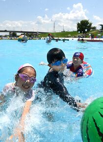 渡良瀬ウオーターパークにぎわう　足利