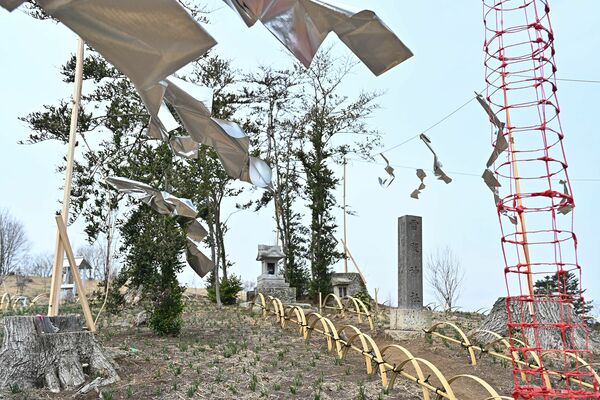 雷殿神社に展示された力五山の芸術作品