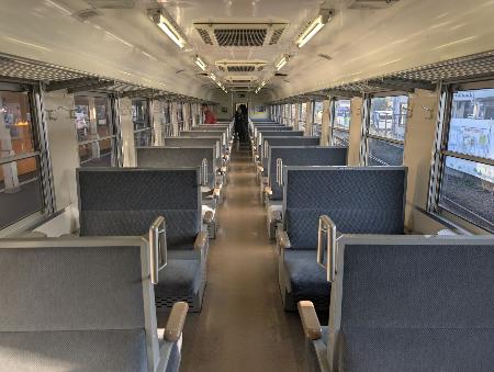 　ほぼ登場時に近い１２系の内装