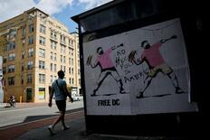 「サンドイッチ男」に無罪