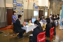 県南拠点９社参加 学生３０人情報収集とちぎ就活フェア