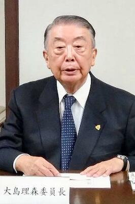 横綱審議委員会後に記者会見する大島理森委員長=23日、東京・両国国技館
