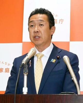 　記者会見する黄川田沖縄北方担当相＝１１日午前、内閣府