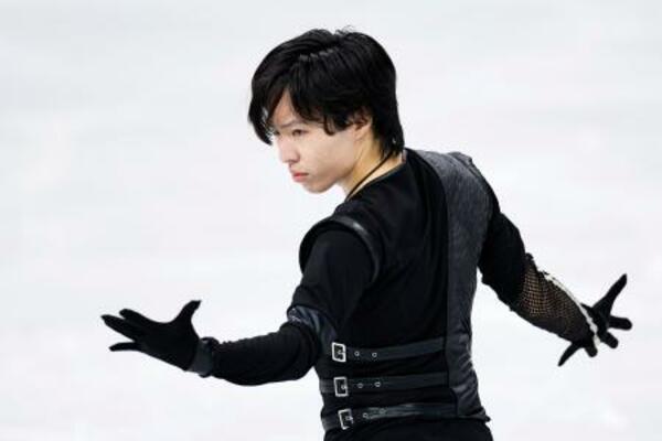 　男子ＳＰ　演技する三浦佳生＝ミラノ（共同）