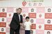 中村市長（左）を表敬訪問した青山さん