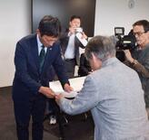 無人島訓練の許可取り消しを