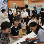高校進学フェアに800人　中学生らが進路情報を収集　栃木