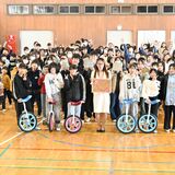 母校の創立50周年祝い企画　50歳の卒業生が後輩に贈り物　宇都宮・御幸が原小