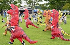 ティラノサウルスレース
