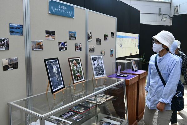 貴重な資料が初めて展示されている「青バラの父・小林森治展」