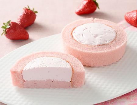 　ローソンの「ウチカフェ　プレミアムロールケーキ　とろける２層のストロベリー」
