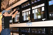 栃木の日本酒を“ちょい飲み”　32種試飲できる自販機サービス開始　ＪＲ宇都宮駅東口の嶋田屋酒店宮みらい店