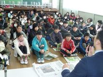記者の仕事学ぶ／宇都宮市清原中央小