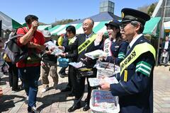 白バイなど展示 町長ら呼びかけ