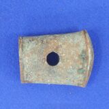 刀の飾り金具　栃木県埋蔵文化財センター・中村享史さん　形が持ち主の地位表す　緑のさびに覆われた「箱」