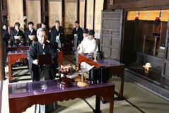 孔子らを厳かにたたえる