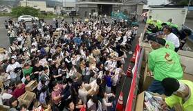 演奏や街歩き… 恒例商工まつり