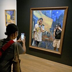デジタルアートの斬新さ、SNS発信の手軽さで幅広い世代が注目　６割が初来館　「動くゴッホ展」来館者５万人突破