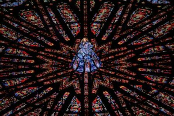 　アンリアレイジの衣装を身に着け２０２５年のワールドツアーで歌う歌手のビヨンセさん（提供写真）