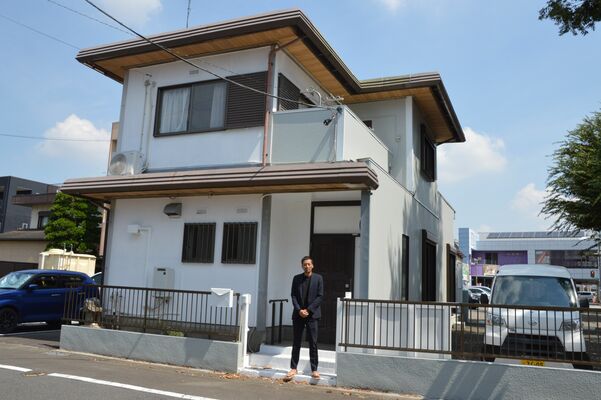 開業したワーケーション向けの施設と横山さん