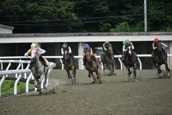 競走訓練に励む候補生