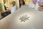 仏ルーブル美術館に強盗、休館に