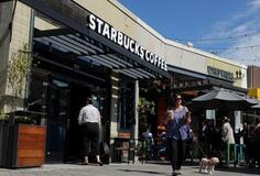 米国のスタバ不振、リストラ計画