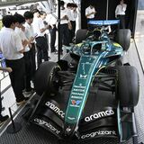 真岡工業高でF1マシン展示　ホンダ開発の造形美、生徒が激写