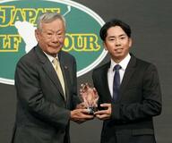 金子駆大、最優秀選手など4冠