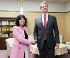 日米財務相が会談