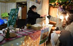 一足早くクリスマス気分　宇都宮共和大で飲食屋台やコンサート
