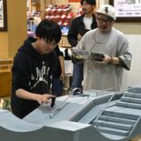 ミニチュアスケートボードで巧みな指さばき　宇都宮で「指スケ」コンテスト…