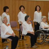 平均80歳、元織士らがつむぐ歌　小山・絹地区の女声合唱団　７月待望の５周年公演