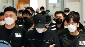 韓国人６４人、詐欺疑いで送還