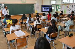 県内小中学校で終業式