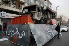 イラン当局、通信規制解除を検討