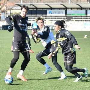 栃木シティ、新年初の全体練習 元日本代表FW鈴木武蔵ら新加入選手も参加