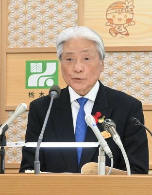 就任記者会見に臨む福田知事＝19日午後、県庁