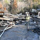 足利の店舗から出火