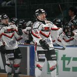 第４セットが流れ呼ぶ　アイスバックス、東北に３－２　守備光り２位浮上
