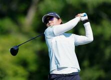 穴井詩と高野愛姫が首位発進
