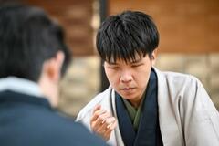 藤井敗れ、増田が棋王奪取に王手