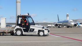 貨物けん引車が自動運転