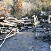 足利の店舗から出火