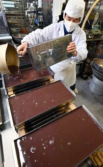 水ようかん作り最盛期迎える　日光