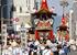 京都・祇園祭前祭の「山鉾巡行」で四条通を進む先頭の長刀鉾=17日午前